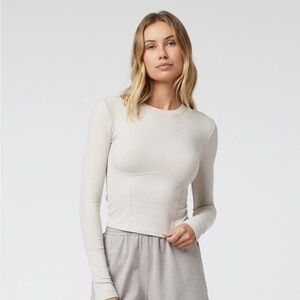Vuori Long Sleeve Pose Corset Top Cropped in Dune